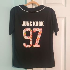 Jungkook jersey style shirt wings, size medium, black